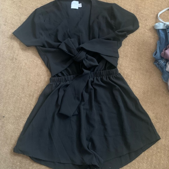 Princess Polly tie front romper - Picture 4 of 6